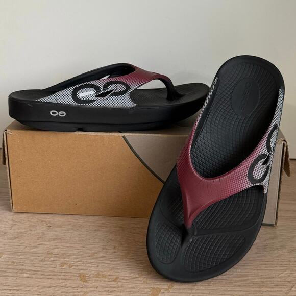 OOFOS Black/Burgundy Unisex Sandals Slip On Flip Flop- Men 6- Women 8 main image 6
